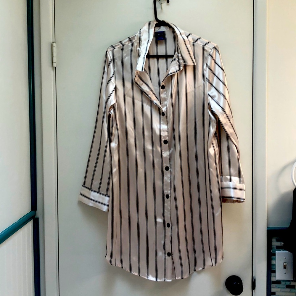 Silky night shirt